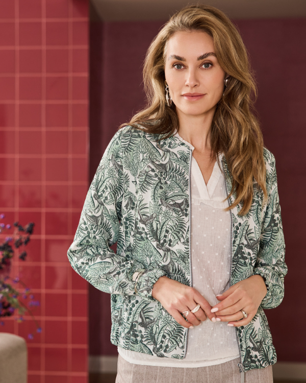 Dreamstar bomber jasje brokaat kleur jade mix model Andrea. Dijkstra Mode