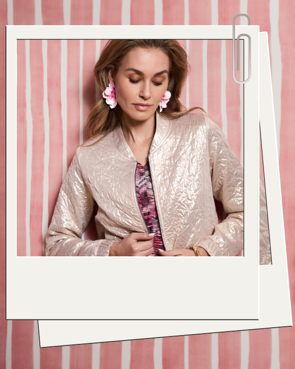 trends damesmode voorjaar zomer 2026 Dreamstar glanzend bomberjasje lichtroze glans