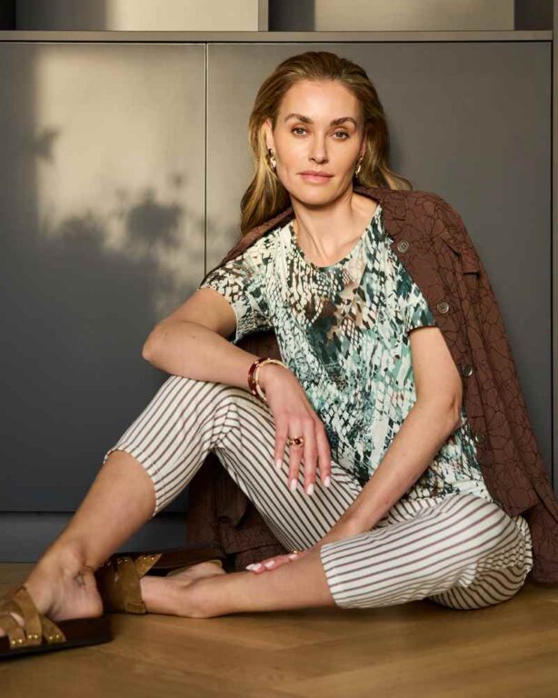 Dreamstar Dameskleding zomermode 2026 zomertrend streep bruin collecties Dijkstra Mode streep broek