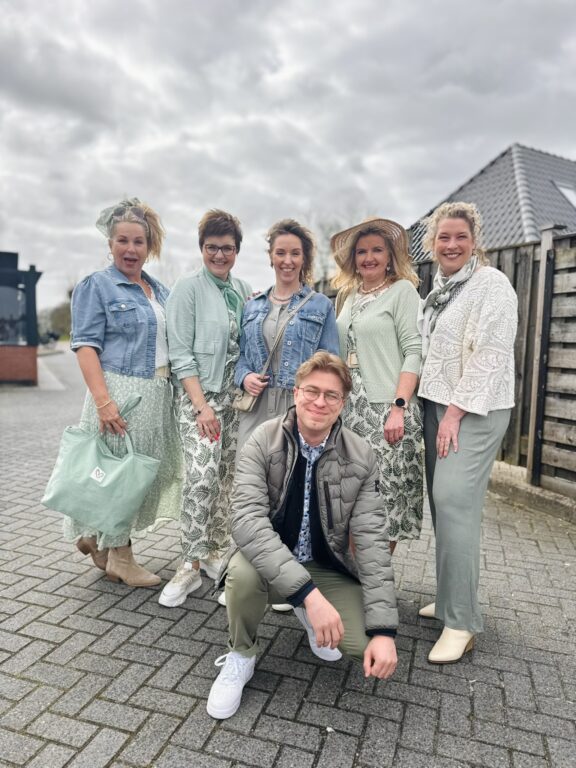 Modeshows voorjaarsmode zomermode 2026 trends stijlen tips zachtgroen pasteltinten